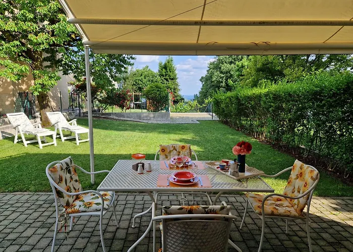 Дом отдыха Vacanze Casa Di Trizzi Комо